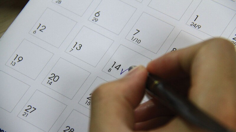 Tác Động Tâm Lý Khi Chọn Ngày Tốt Và Ảnh Hưởng Của Niềm Tin 2 Lý Giải Hiện Tượng: Vì Sao Tâm Lý Bị Chi Phối Bởi Việc Chọn Ngày Tốt?